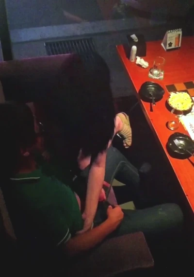 룸술집에서 남친 자딸시키는 변태여친 ipcam 02