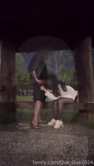 공원 정자에서 스릴감 넘치는 빠구리 - 한국야동 국산야동
