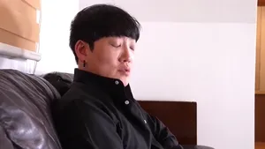 큰 가슴을 가진 최고의 기혼 여성이 형제와 섹스를 교환합니다 - 한국야동 국산야동