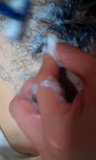마누라 보지털 손수 정리해주고 깔끔해진 조개 맛보기 - 인기 한국야동 한국야동